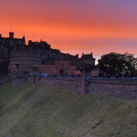 The Castle Esplanade Residence Edimburgo Exterior foto